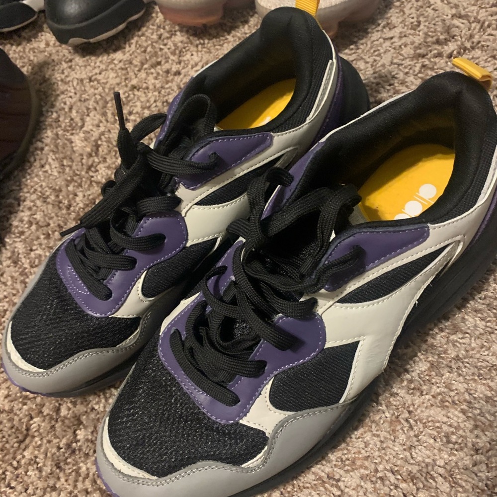 Diadora